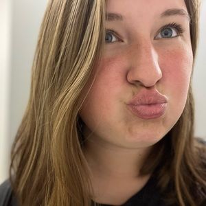 Meet your Posher, Cierra